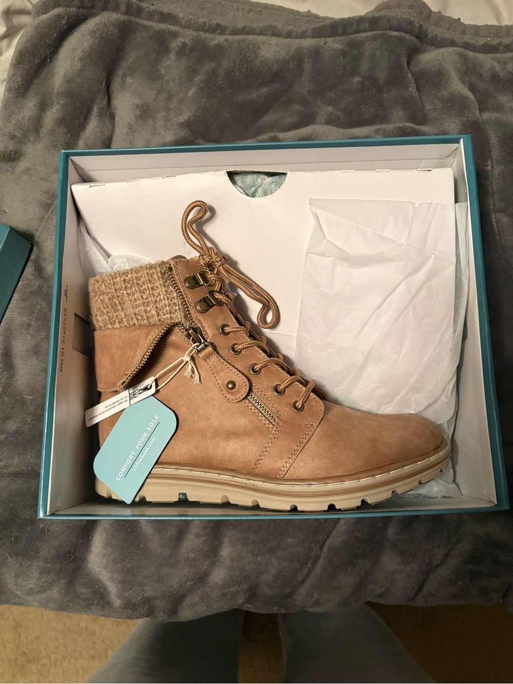 Cliffs by WHITE MOUNTAIN Kaylee Natural boots in Natural